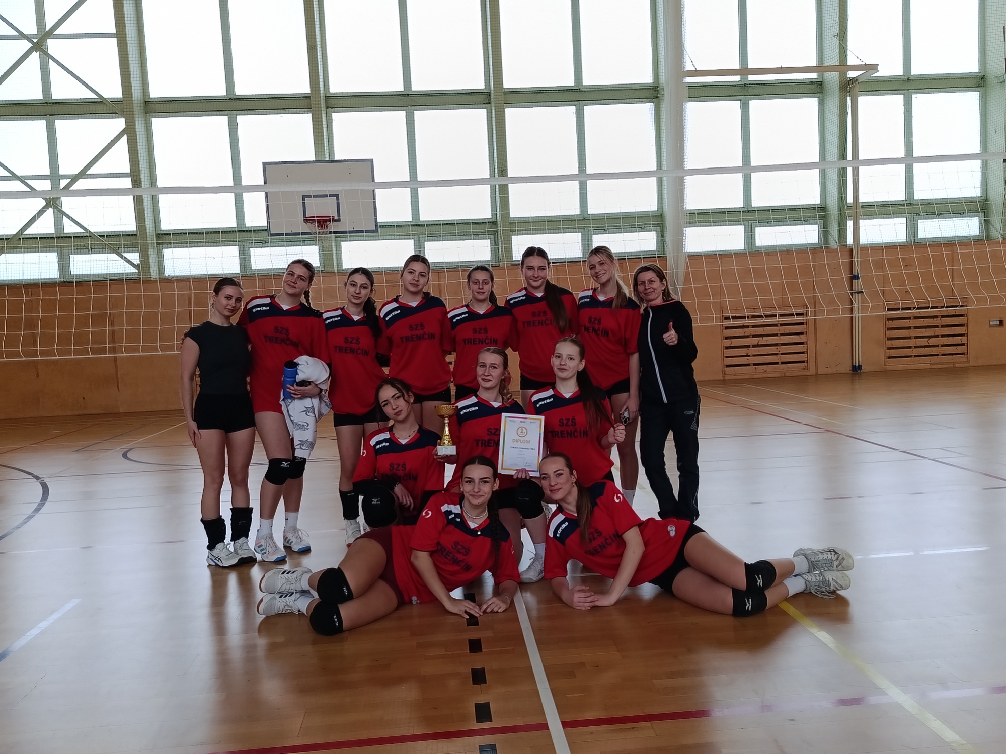 Zaslúžené 1. miesto pre naše volejbalistky